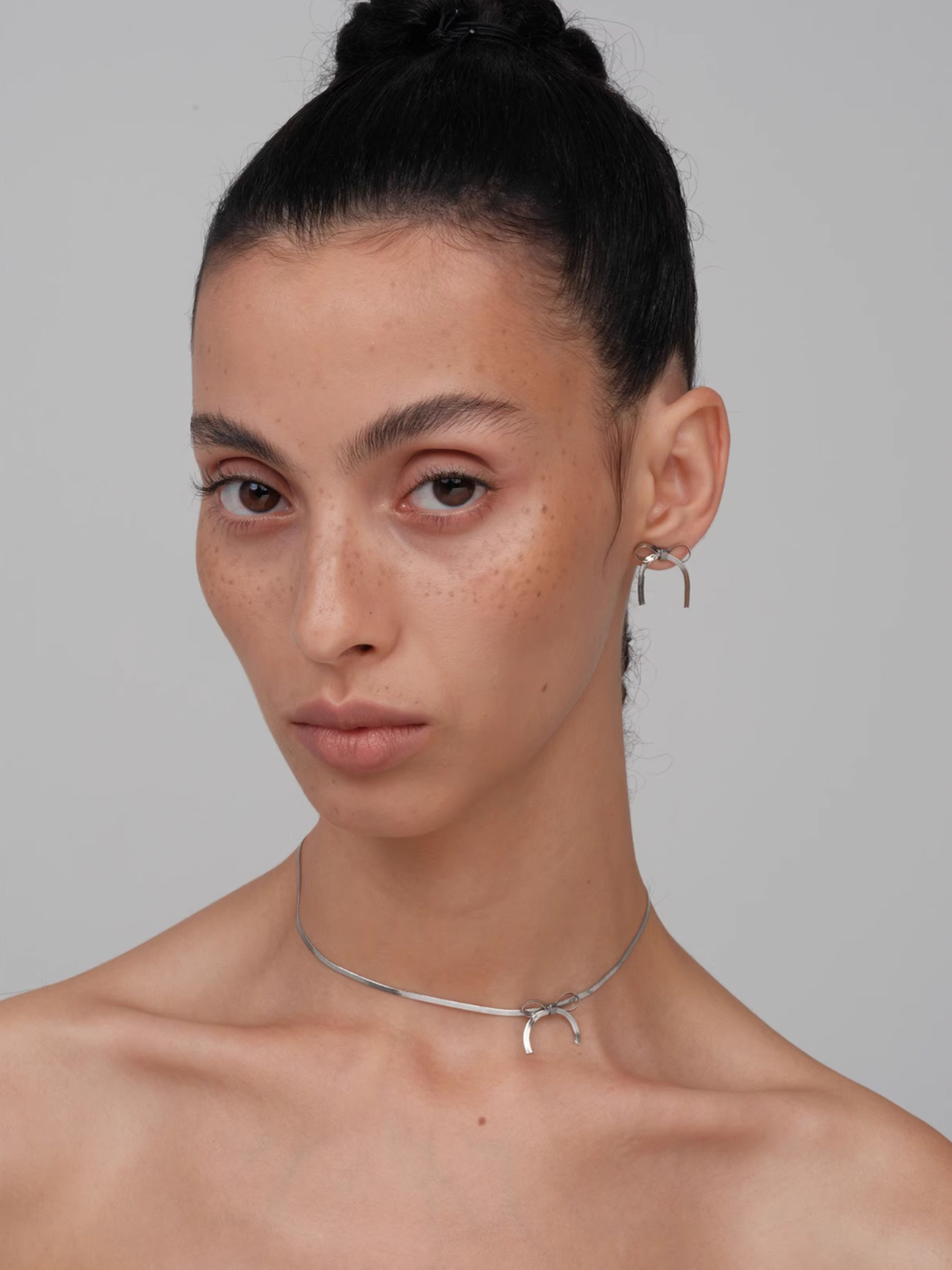 Snake Chain Bow Earrings - Silver - The New Witch