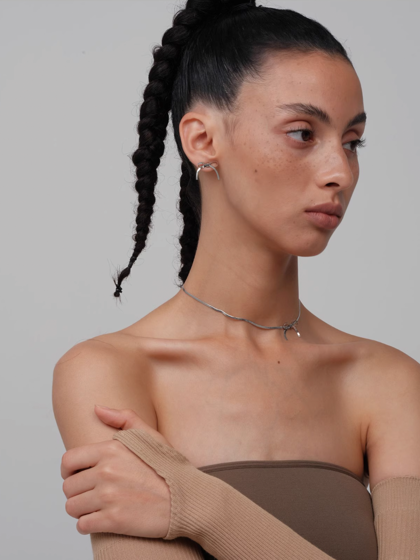 Snake Chain Bow Earrings - Silver - The New Witch