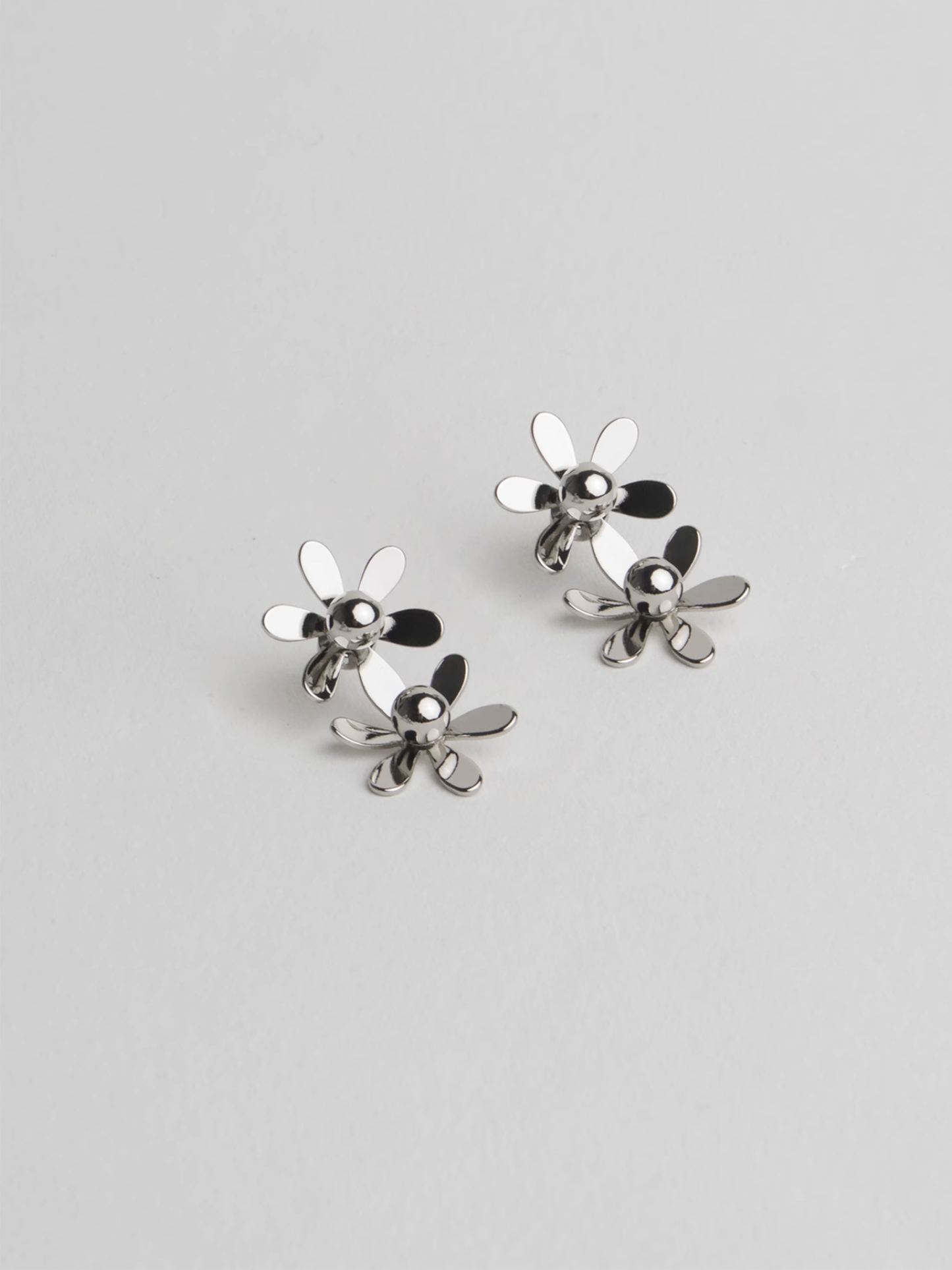 Daisy Bloom Earrings - The New Witch