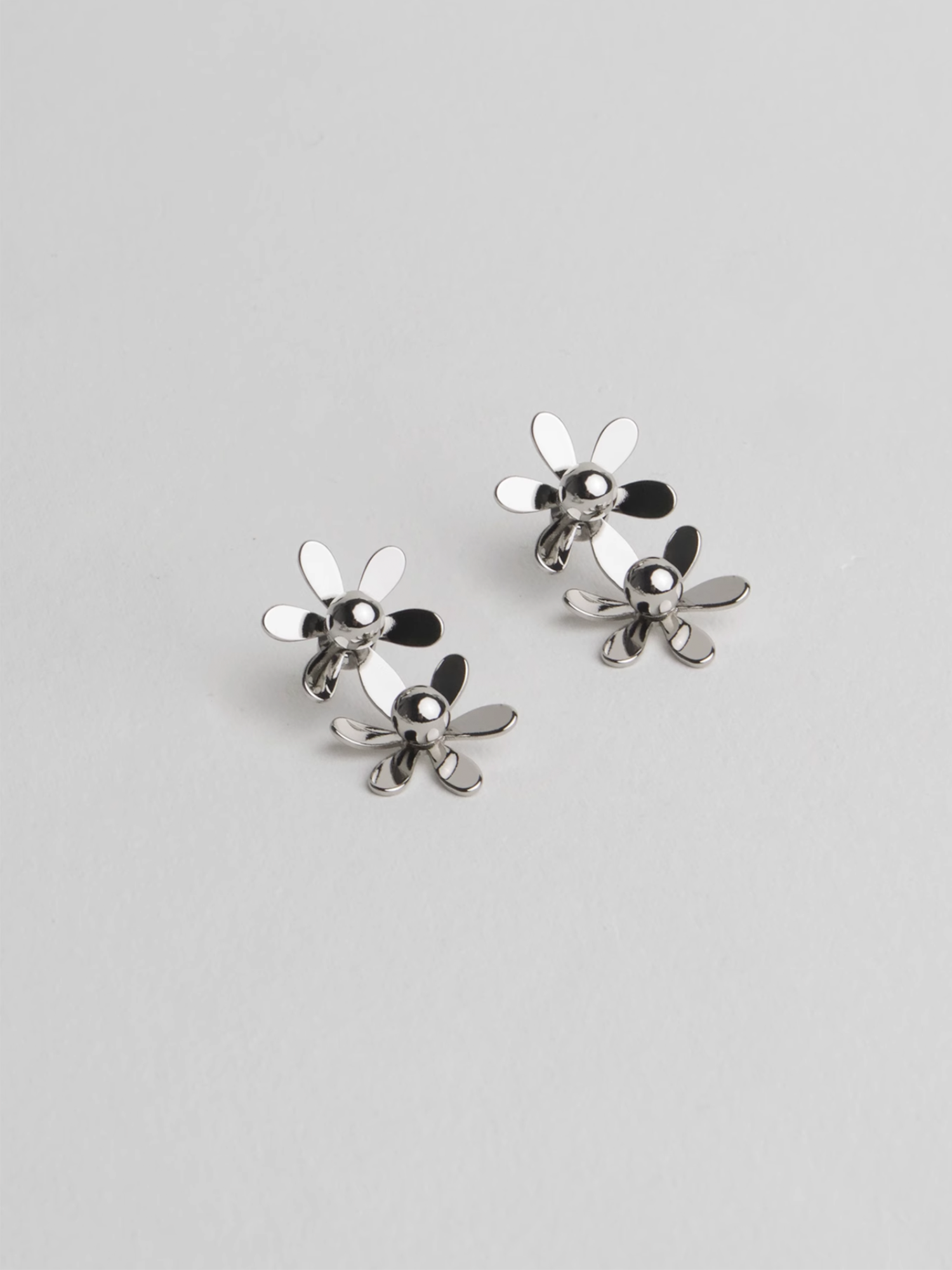 Daisy Bloom Earrings - The New Witch